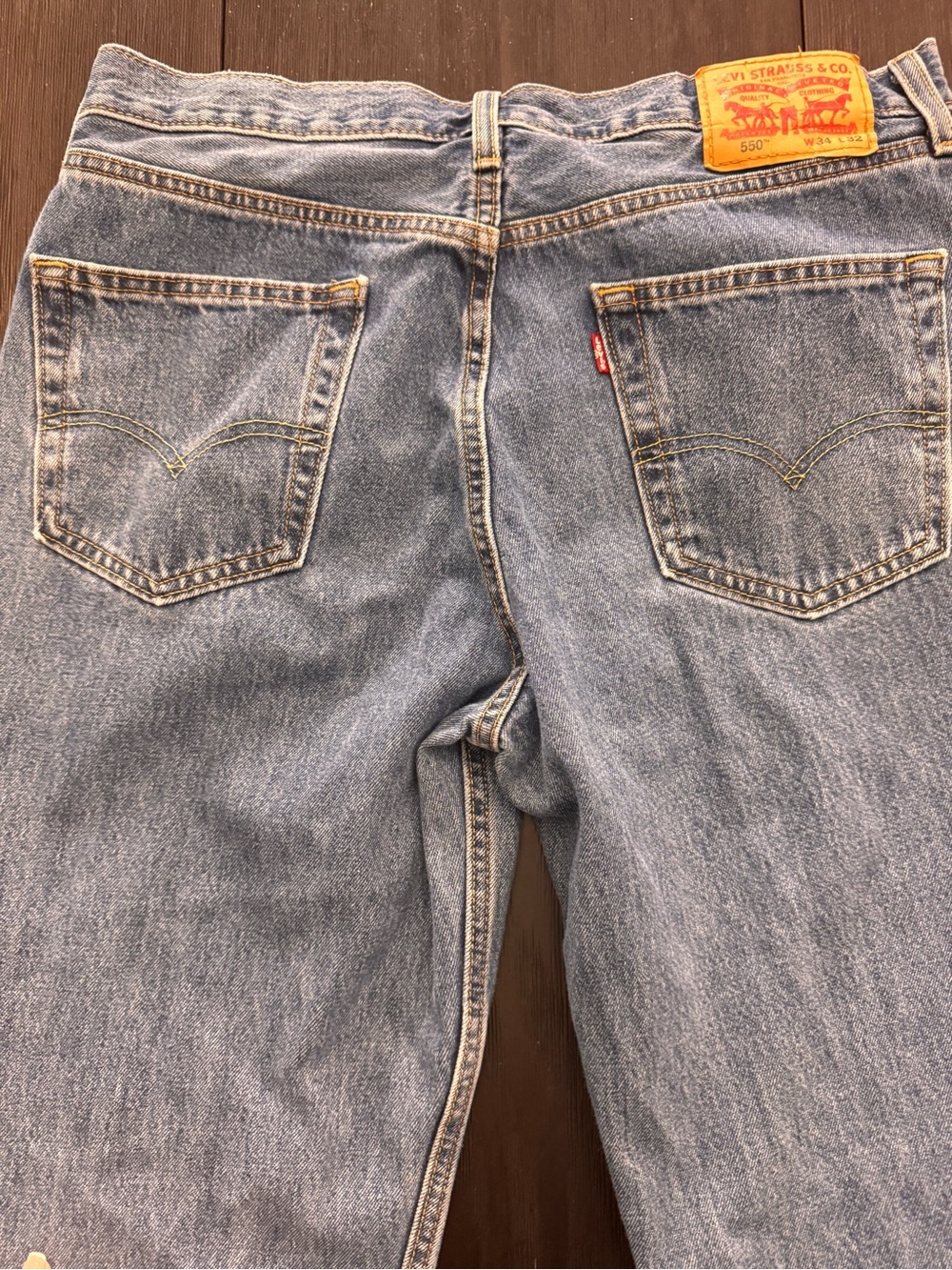 Levis 550 Relaxed Fit Tapered Leg Medium Wash Blue Denim Jeans Mens 34x32 - Picture 8 of 14